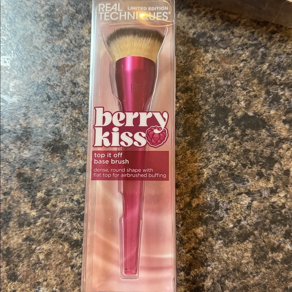 Real Techniques Assortment of Makeup Brushes